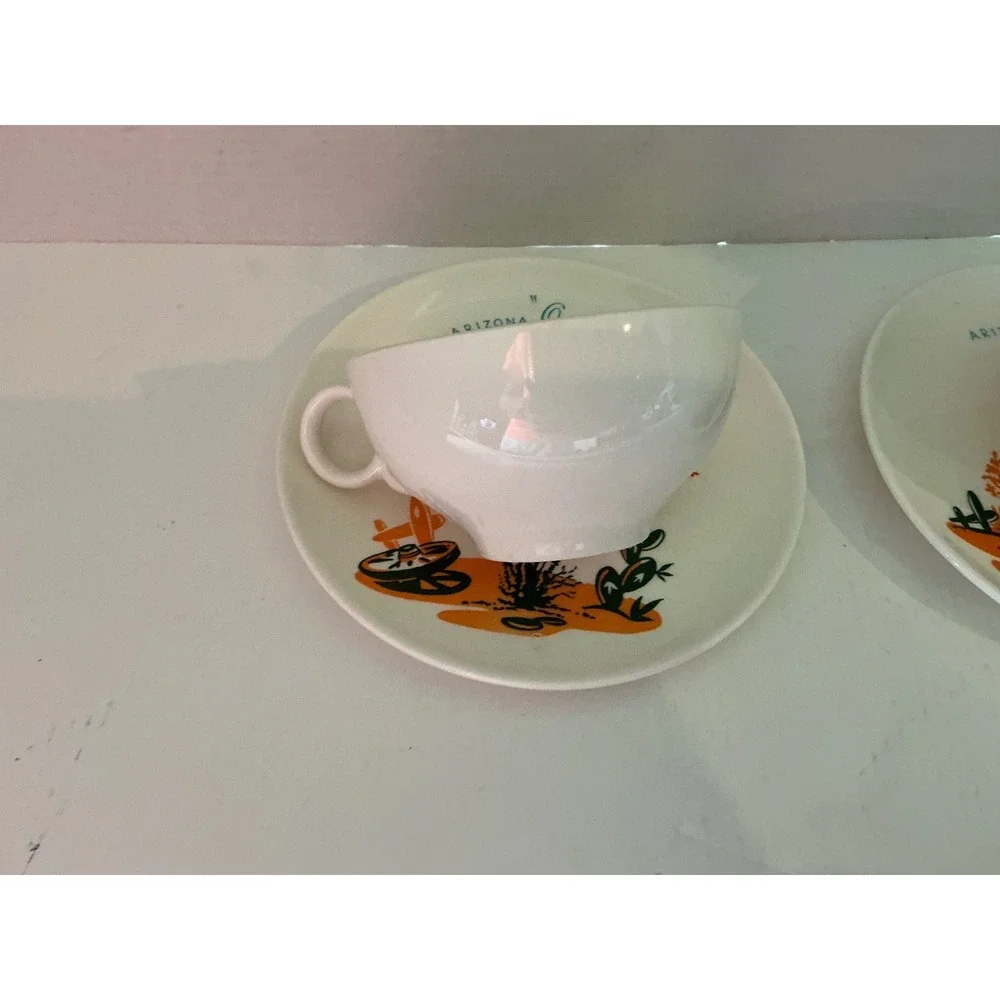 Universal Potteries preowned these